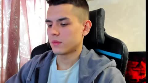 travisrivas online show from February 16, 12:21 pm