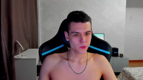 travisrivas online show from March 4, 5:34 pm