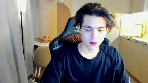 travisrivas online show from March 22, 2:59 am