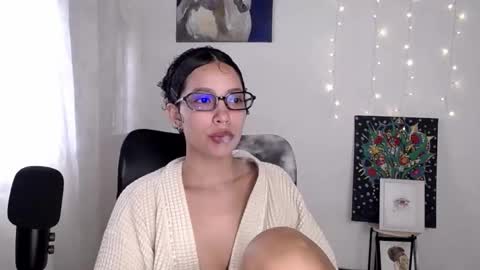 Emily online show from December 22, 7:44 pm