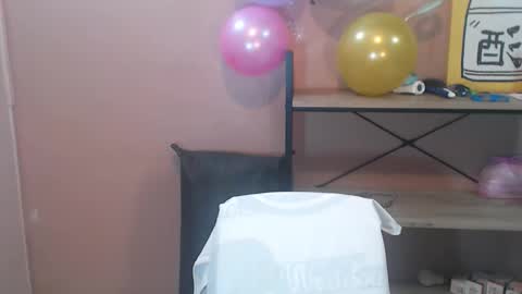 Snapshot of treat_urself chatting on February 15, 10:47 am marian online show from February 15, 10:47 am