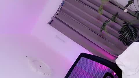 YOUR SLUT online show from December 17, 6:41 am