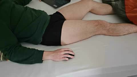 Snapshot of tree1989 chatting on January 12, 2:09 pm tree1989 online show from January 12, 2:09 pm