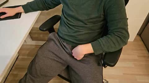 Snapshot of tree1989 chatting on January 12, 7:21 pm tree1989 online show from January 12, 7:21 pm