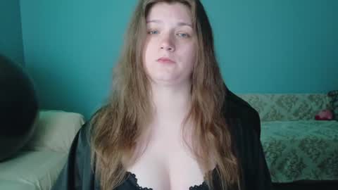 Snapshot of treejeanne chatting on June 23, 7:45 pm TreeJeanne online show from June 23, 7:45 pm