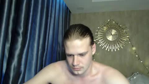 Snapshot of treezyny chatting on January 15, 3:11 am Sarah And Jon online show from January 15, 3:11 am