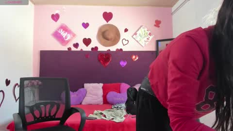 Treisy online show from February 28, 1:12 pm