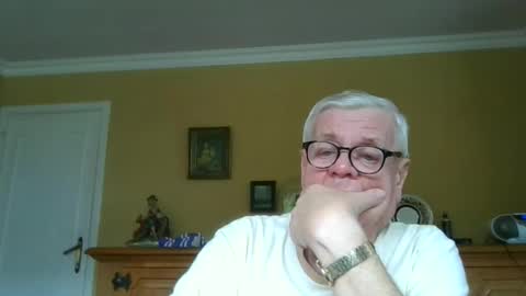 Snapshot of trekbeestje1 chatting on February 11, 9:47 am trekbeestje online show from February 11, 9:47 am