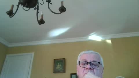 Snapshot of trekbeestje1 chatting on March 3, 8:20 am trekbeestje online show from March 3, 8:20 am