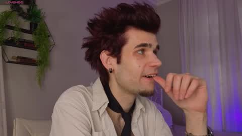 Snapshot of trevor_thomson chatting on February 16, 10:22 am Trevor online show from February 16, 10:22 am