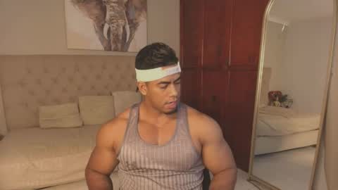 Snapshot of trevor_vinc chatting on May 6, 12:54 pm trevor online show from May 6, 12:54 pm