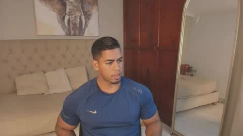 Snapshot of trevor_vinc chatting on May 21, 1:07 pm trevor online show from May 21, 1:07 pm