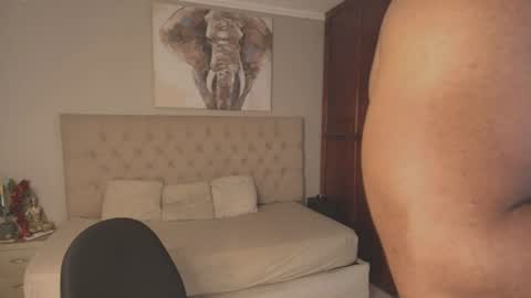 Snapshot of trevor_vinc chatting on June 23, 1:42 pm trevor online show from June 23, 1:42 pm