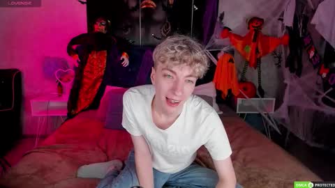 TrevorBenson online show from October 26, 6:03 pm