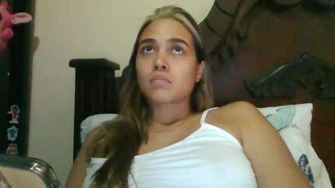 triana_bell online show from January 2, 10:11 pm