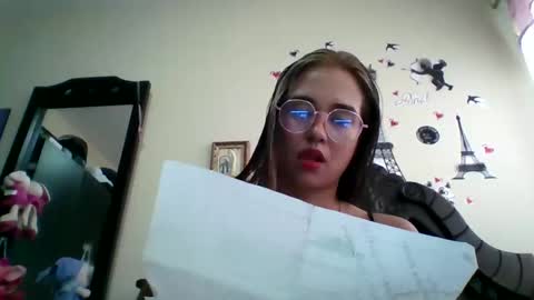 triana_bell online show from September 29, 5:07 pm
