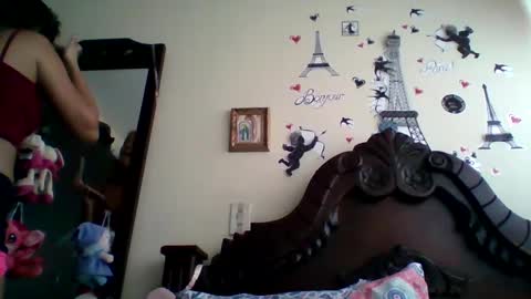 triana_bell online show from October 4, 4:49 pm