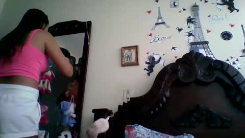 triana_bell online show from October 6, 4:59 pm