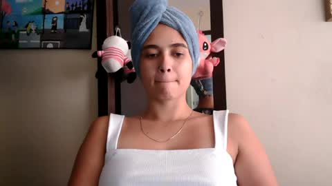 triana_bell online show from June 12, 6:29 pm