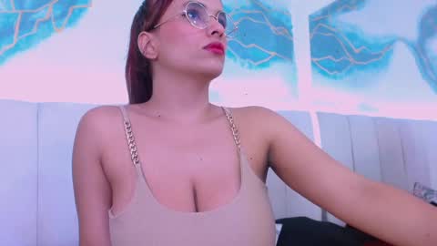 Snapshot of triana_crimson chatting on September 20, 9:05 pm triana_crimson online show from September 20, 9:05 pm