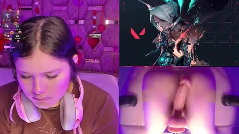 Snapshot of trianna__ chatting on February 10, 2:10 pm Trianna online show from February 10, 2:10 pm