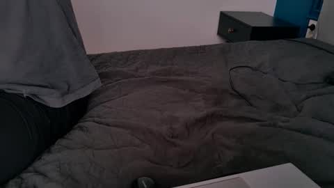 Snapshot of tribu3000 chatting on October 9, 10:24 am MudSlav online show from October 9, 10:24 am