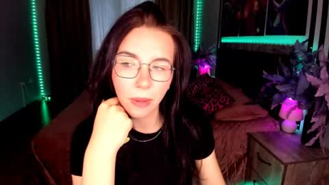 Snapshot of triciadaisy chatting on June 28, 5:24 am TriciaDaisy online show from June 28, 5:24 am