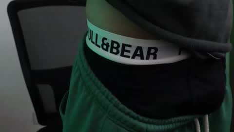 Snapshot of trieone chatting on December 3, 10:35 am - trieone online show from December 3, 10:35 am