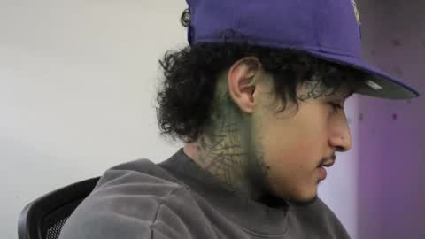 Snapshot of trieone chatting on December 17, 6:03 pm - trieone online show from December 17, 6:03 pm