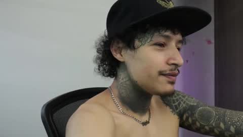 Snapshot of trieone chatting on December 18, 4:02 pm - trieone online show from December 18, 4:02 pm