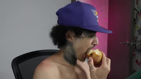 - trieone online show from April 10, 2:33 pm