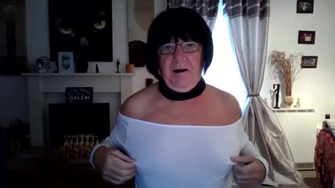 trinity1011 online show from October 1, 6:52 am