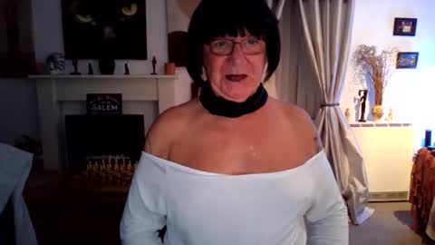 trinity1011 online show from October 5, 8:18 pm