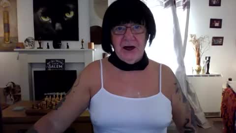 trinity1011 online show from October 27, 7:56 am