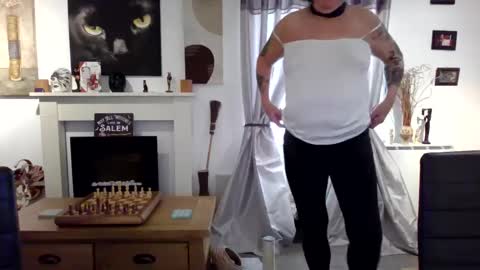 trinity1011 online show from December 14, 8:30 am