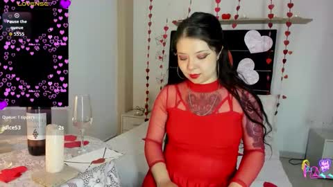 Snapshot of trinity_moss chatting on February 14, 7:43 pm Trinity online show from February 14, 7:43 pm