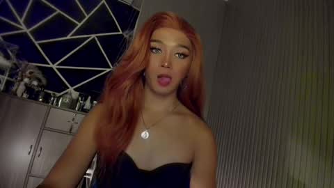 Snapshot of trinityfucksyou chatting on December 4, 3:10 pm Ms Ella online show from December 4, 3:10 pm