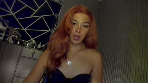 Snapshot of trinityfucksyou chatting on December 17, 5:58 pm Ms Ella online show from December 17, 5:58 pm