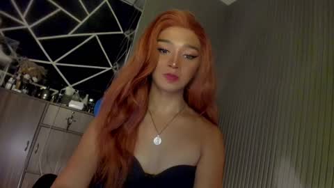 Snapshot of trinityfucksyou chatting on January 2, 1:40 pm Ms Ella online show from January 2, 1:40 pm