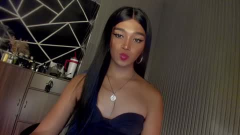 Snapshot of trinityfucksyou chatting on January 12, 1:48 pm Ms Ella online show from January 12, 1:48 pm