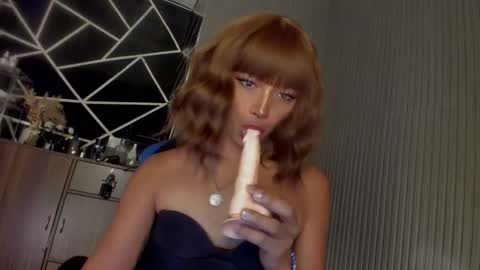 Snapshot of trinityfucksyou chatting on January 13, 2:00 pm Ms Ella online show from January 13, 2:00 pm