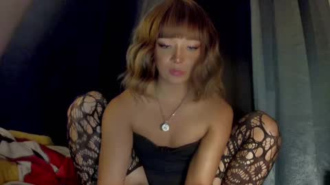 Snapshot of trinityfucksyou chatting on January 23, 5:31 pm Ms Ella online show from January 23, 5:31 pm