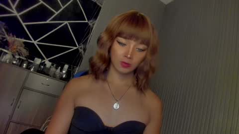 Snapshot of trinityfucksyou chatting on February 1, 8:18 am Ms Ella online show from February 1, 8:18 am