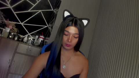 Snapshot of trinityfucksyou chatting on February 19, 5:27 pm Ms Ella online show from February 19, 5:27 pm