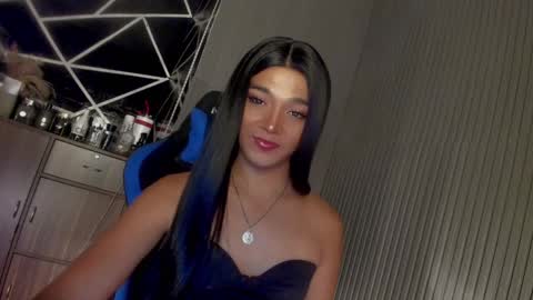 Snapshot of trinityfucksyou chatting on February 21, 1:33 pm Ms Ella online show from February 21, 1:33 pm