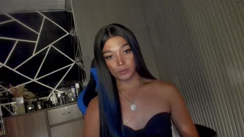 Snapshot of trinityfucksyou chatting on March 6, 5:54 pm Ms Ella online show from March 6, 5:54 pm