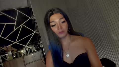 Snapshot of trinityfucksyou chatting on March 8, 12:20 pm Ms Ella online show from March 8, 12:20 pm