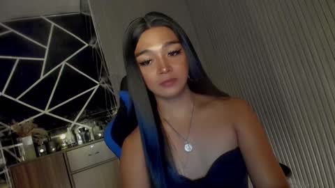 Snapshot of trinityfucksyou chatting on March 9, 3:38 pm Ms Ella online show from March 9, 3:38 pm