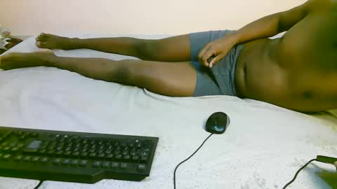 Snapshot of trisbaby3 chatting on November 28, 11:46 am Tris6 online show from November 28, 11:46 am