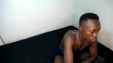 Trisboo5 online show from December 9, 6:35 pm